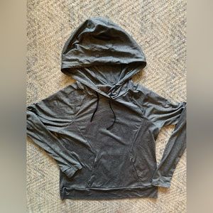 Zella Long sleeve sweatshirt in L, gray color